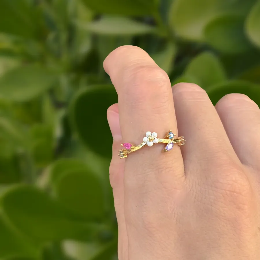 Anillo Dorado Flor Blanca con Zirconias Ajustable Chapa de Oro