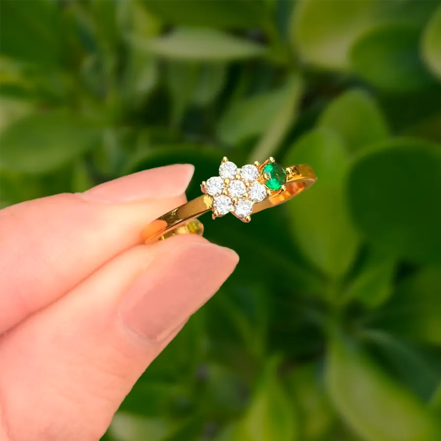 Anillo Dorado Flor Zirconias Verde Ajustable Chapa de Oro