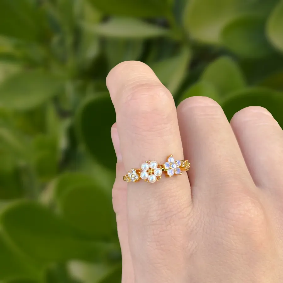Anillo Dorado Flores Zirconias y Perlas Ajustable Chapa de Oro