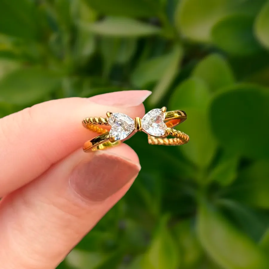 Anillo Dorado Moño de Zirconia Ajustable Chapa de Oro