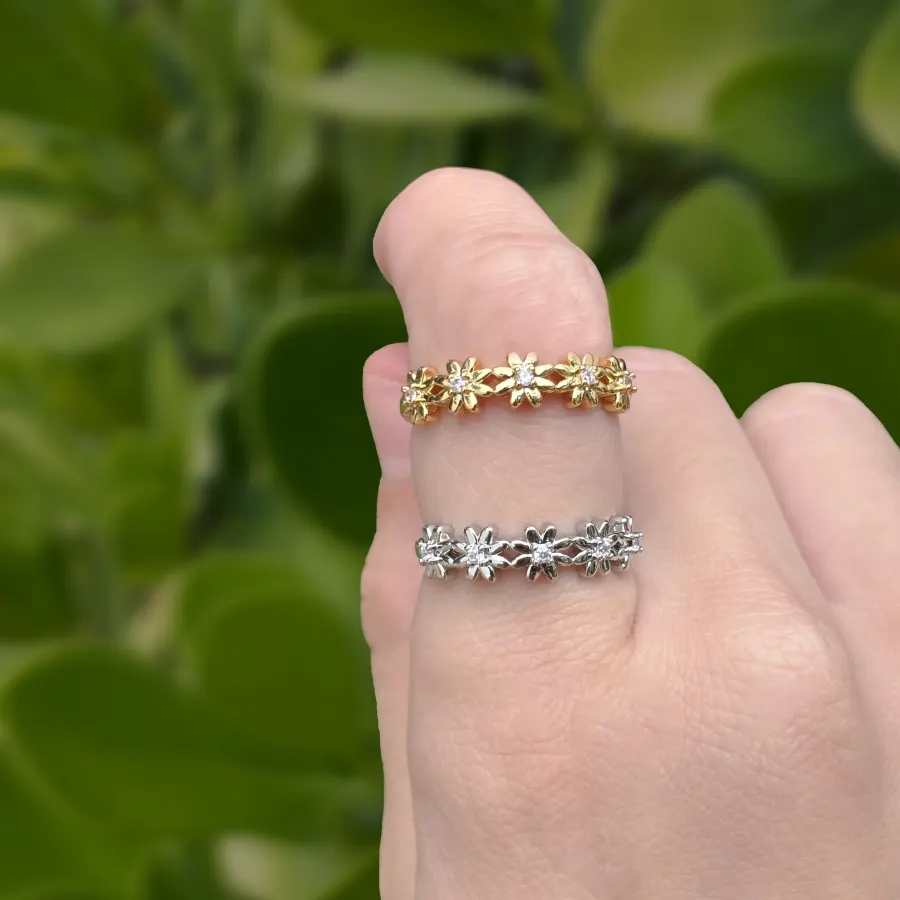 Anillo Flores Zirconias Ajustable Chapa de Oro