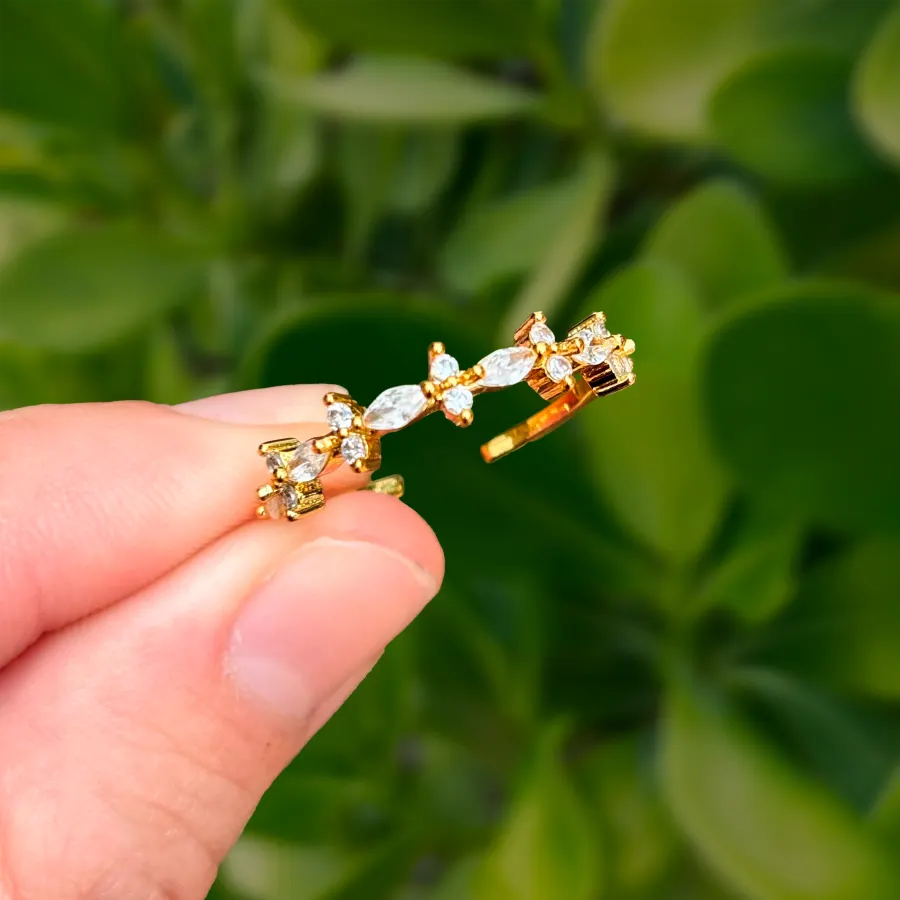 Anillo Dorado Zirconias Chapa de Oro