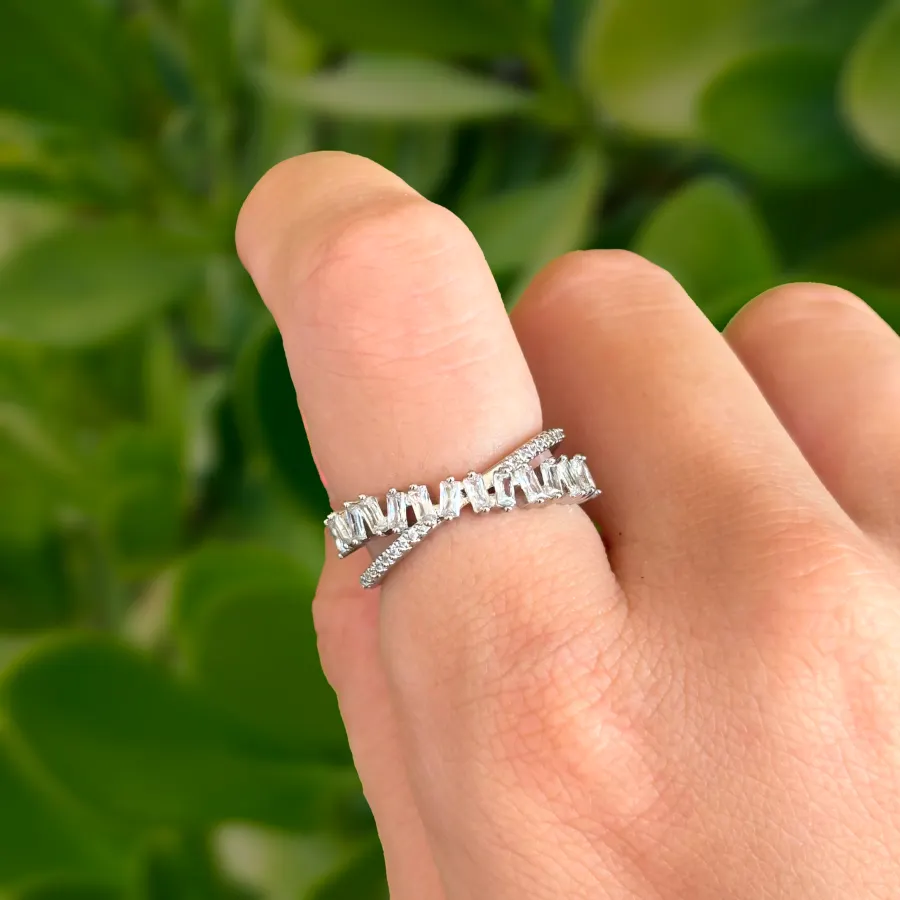 Anillo Plateado Zirconias Ajustable Chapa de Oro