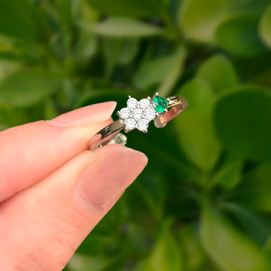 Anillo Plateado Flor Zirconias Verde Ajustable Chapa de Oro