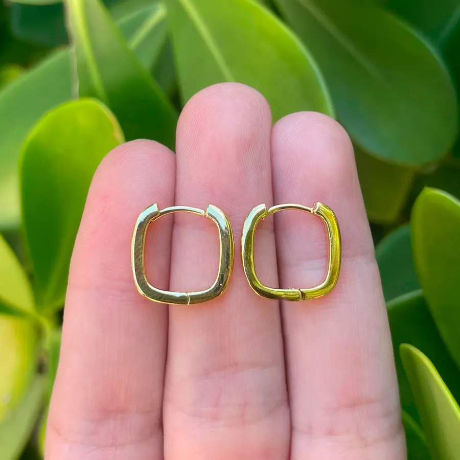 Aretes Arracada Cuadrada Dorada Chapa de Oro