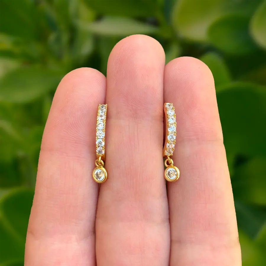 Aretes Arracada Dorada con Zirconias Chapa de Oro