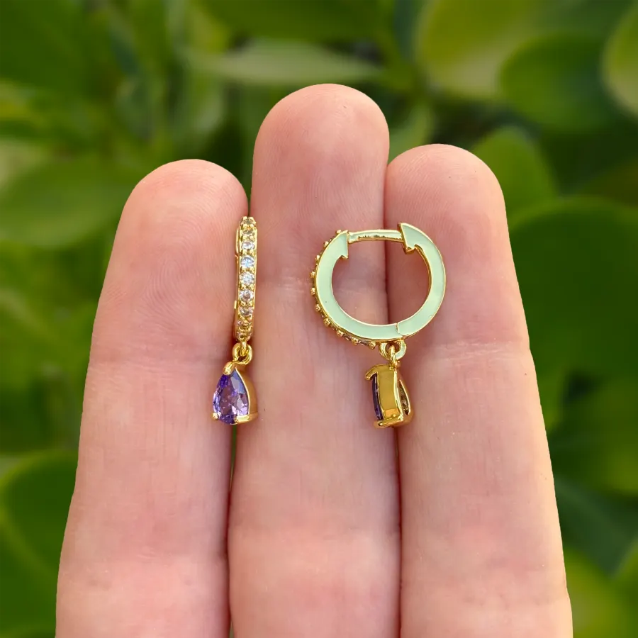 Aretes Arracada Dorada Zirconia Morada Chapa de Oro