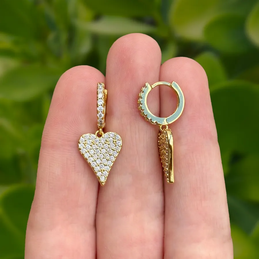 Aretes Arracada Dorada Corazón de Zirconias Chapa de Oro