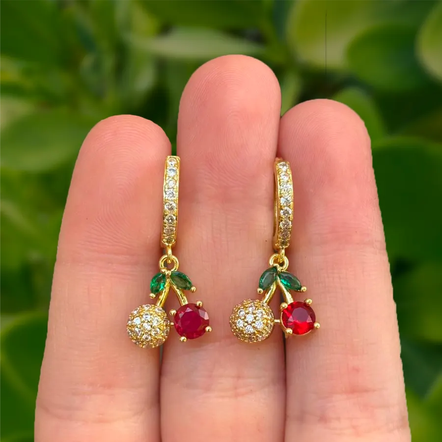 Aretes Dorados Cereza  Zirconias Chapa de Oro