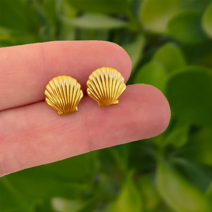 Aretes Dorados Concha de Mar Acero Inoxidable