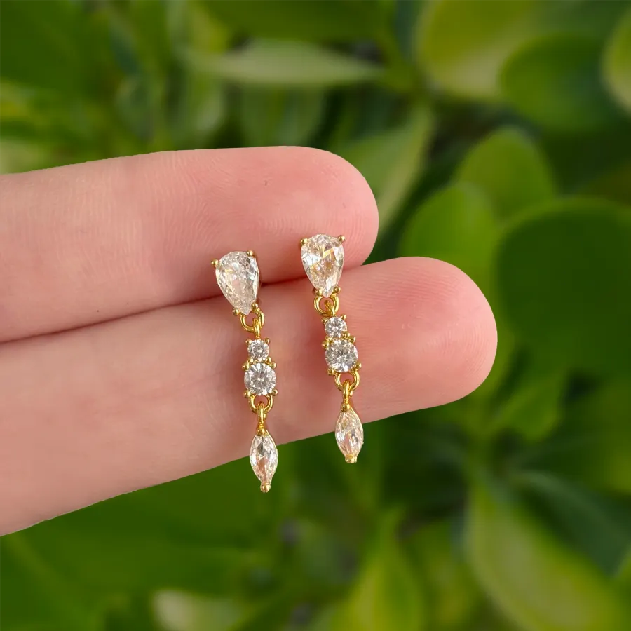 Aretes Dorados de Zirconias Chapa de Oro