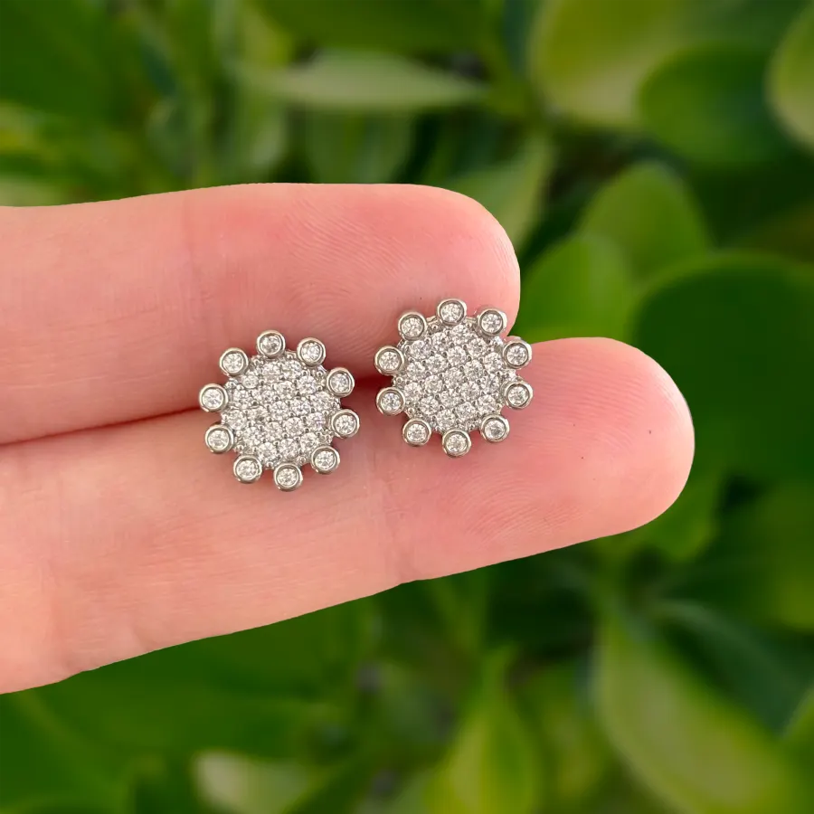 Aretes Plateados Flor de Zirconias Chapa de Oro