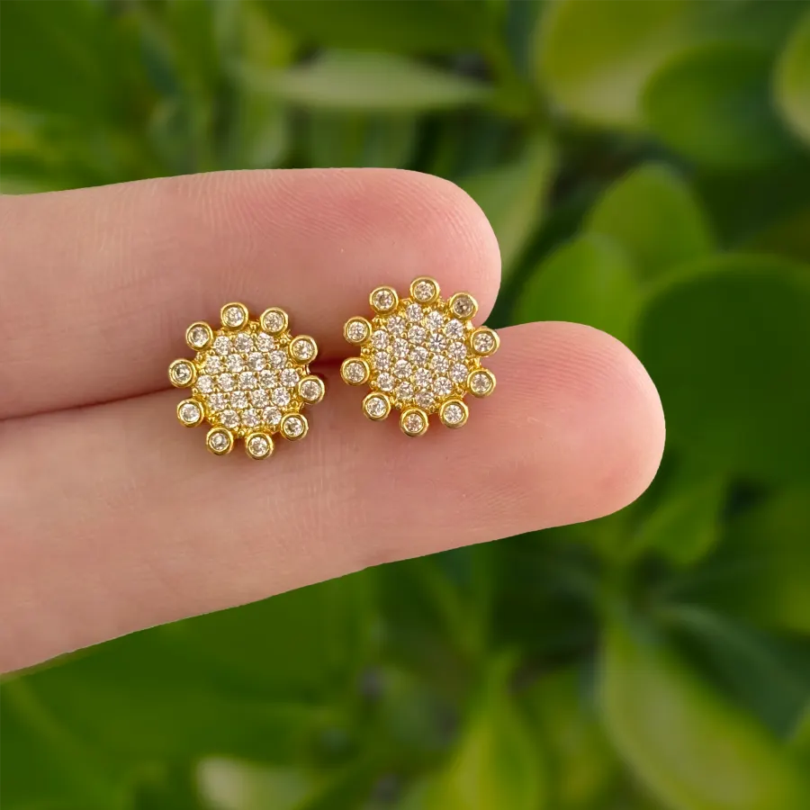 Aretes Dorados Flor de Zirconias Chapa de Oro