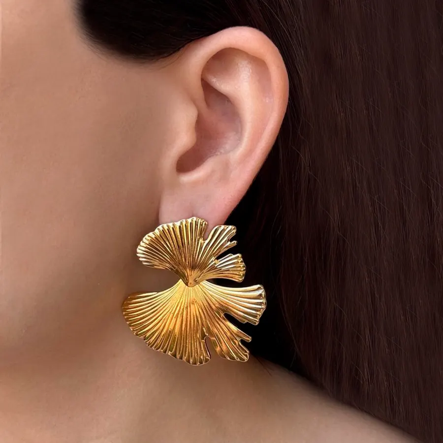 Aretes Dorados Flor Irregular Acero Inoxidable