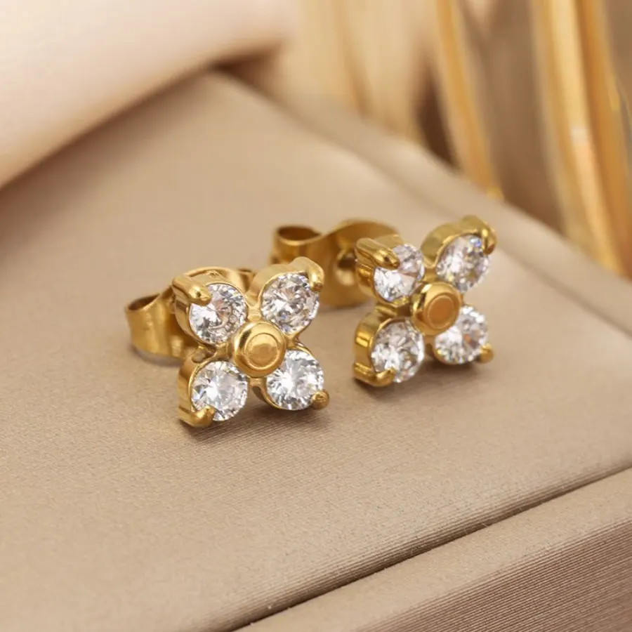 Aretes Dorados Trebol Zirconia Blanca Acero Inoxidable