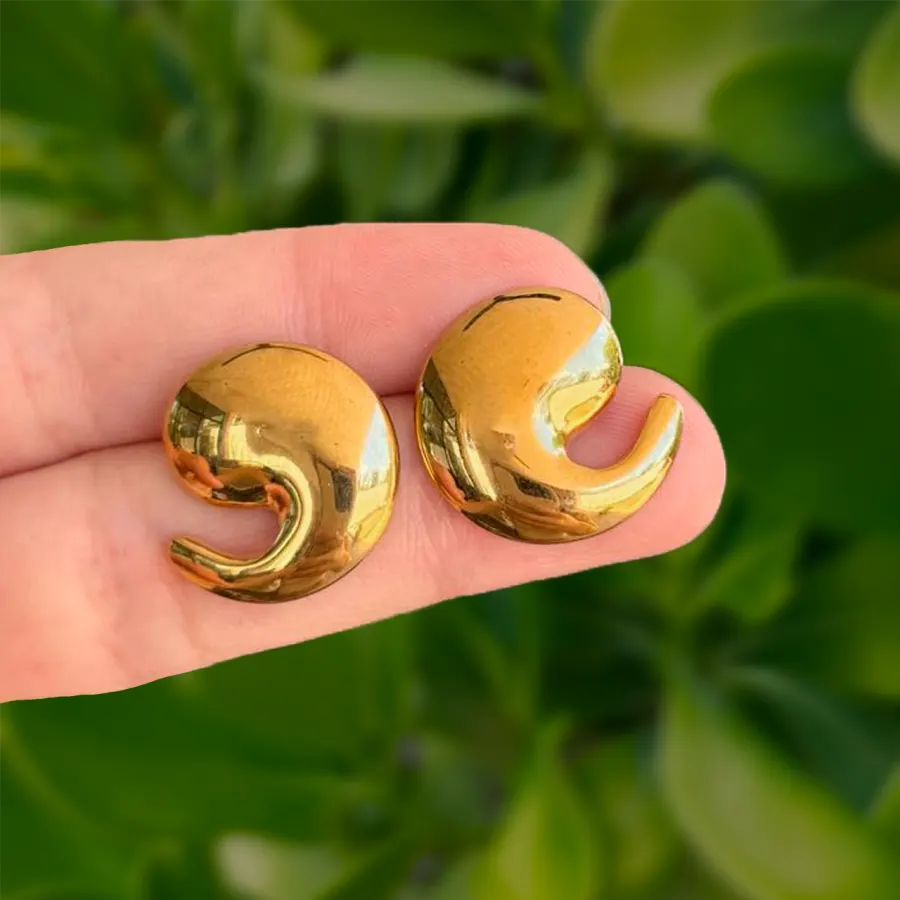 Aretes Dorados Vuelta de Gota  Acero Inoxidable