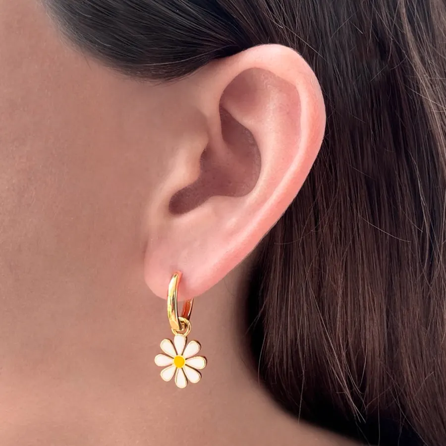 Aretes Flor Blanca Chapa de Oro