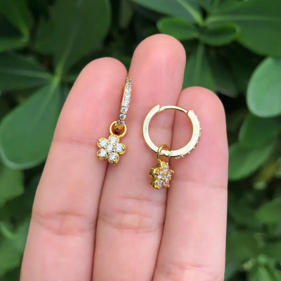 Aretes Dorados Flor Chapa de Oro