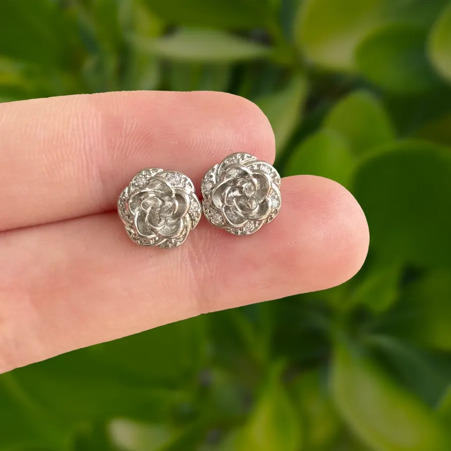 Aretes Flor Plateada Chapa de Oro