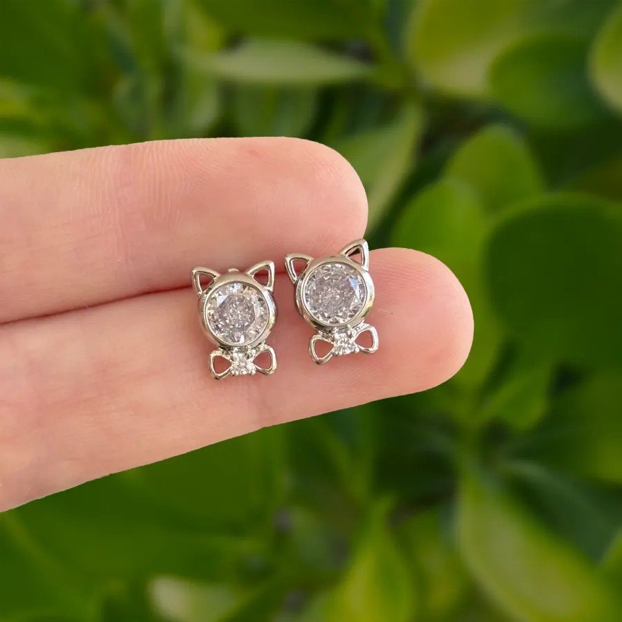 Aretes Gato Plateado con Zirconias Chapa de Oro