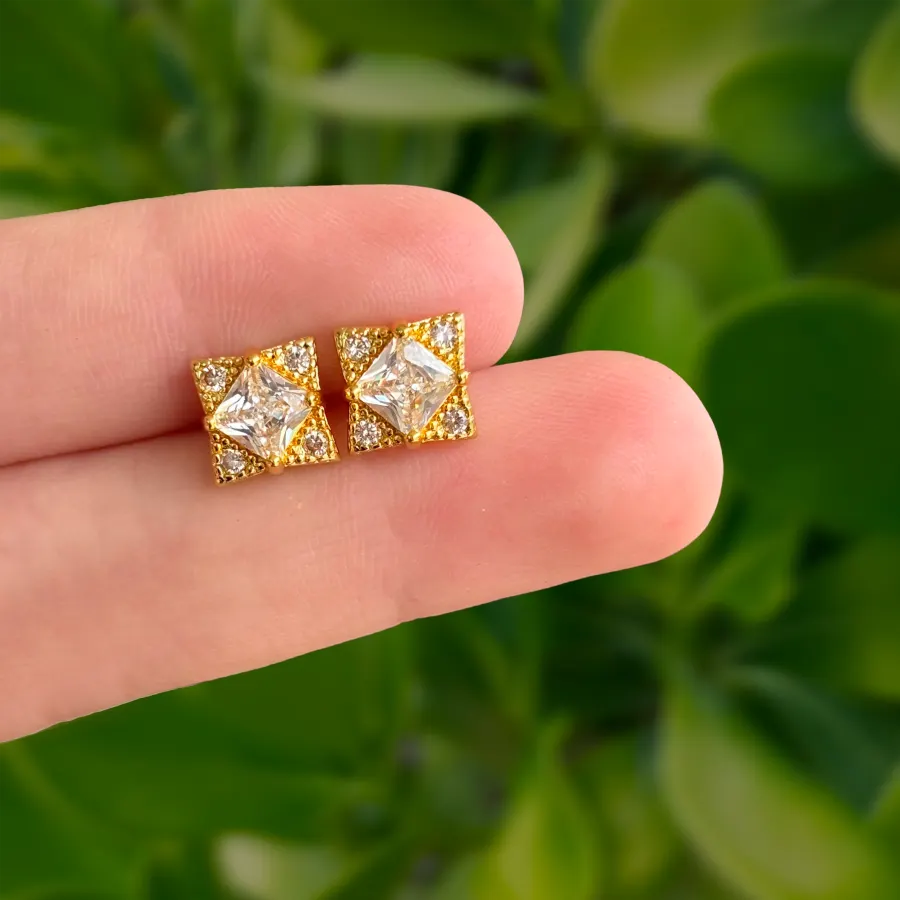 Aretes Dorados Cuadrado con Zirconia Chapa de Oro