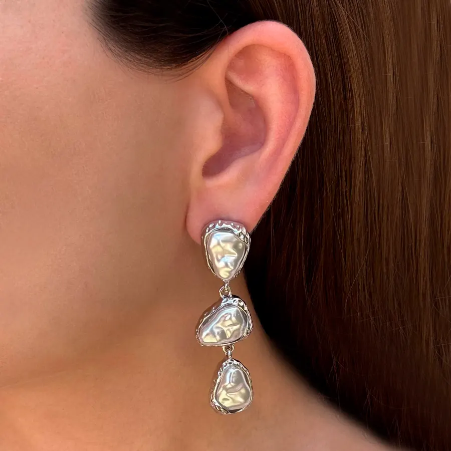 Aretes Plateados Concha Irregular
