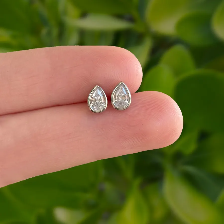 Aretes Plateados Mini Gota Chapa de Oro