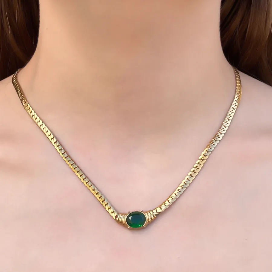 Collar Dorado de Piedra Verde Acero de Titanio