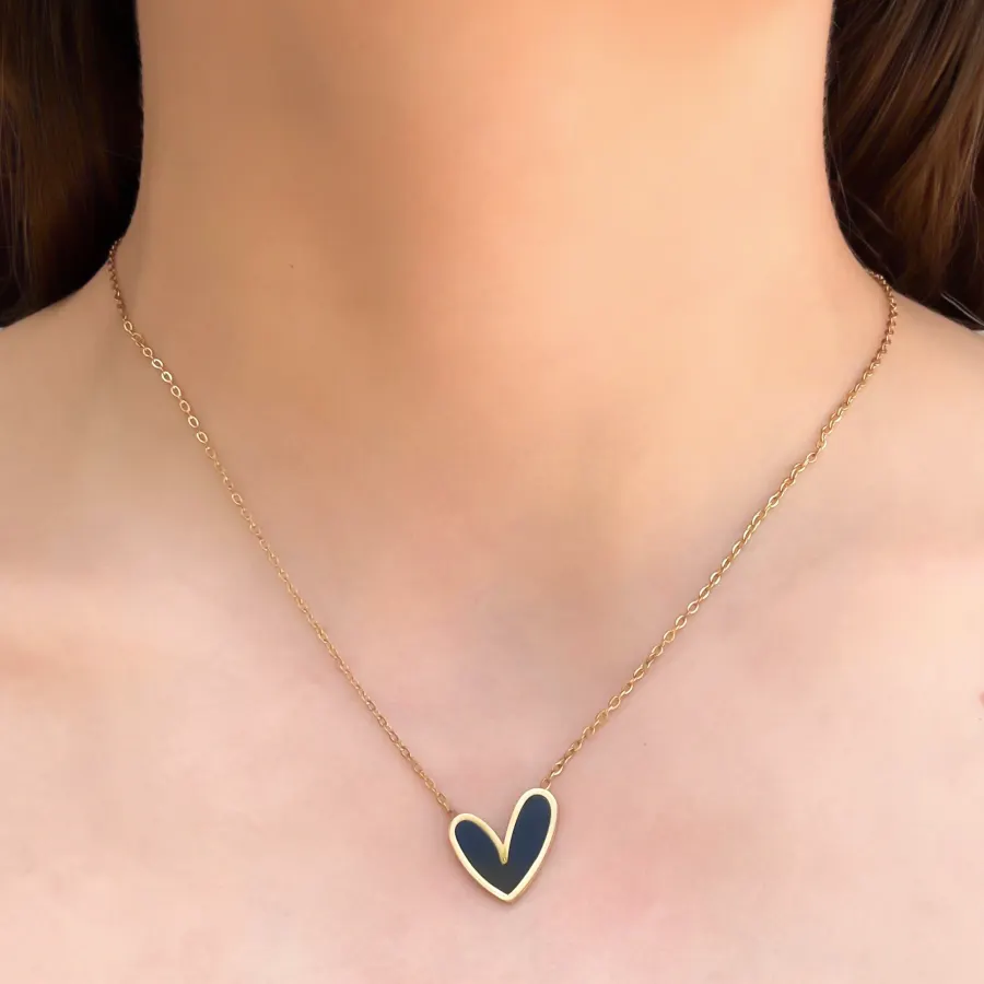 Collar Corazon Negro Acero de Titanio