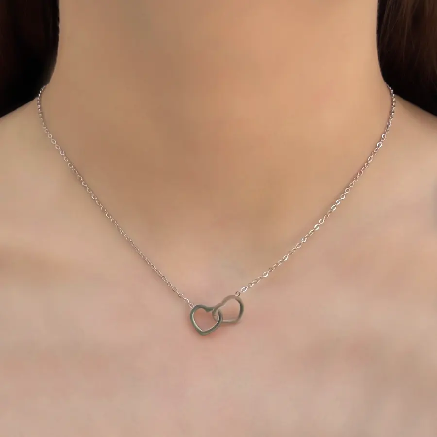 Collar Plateado Corazones Enlazados Acero Inoxidable