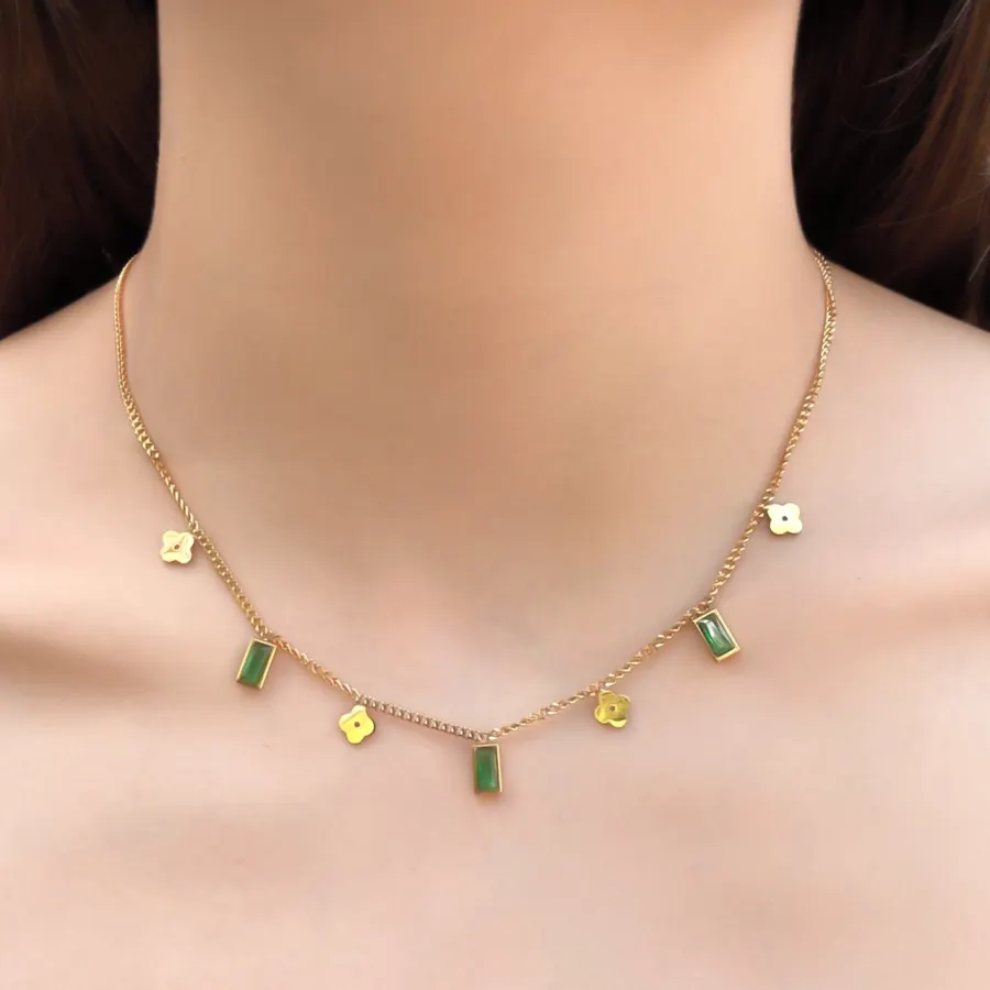 Collar Trebol y Zirconia Verde Dorado Acero Inoxidable