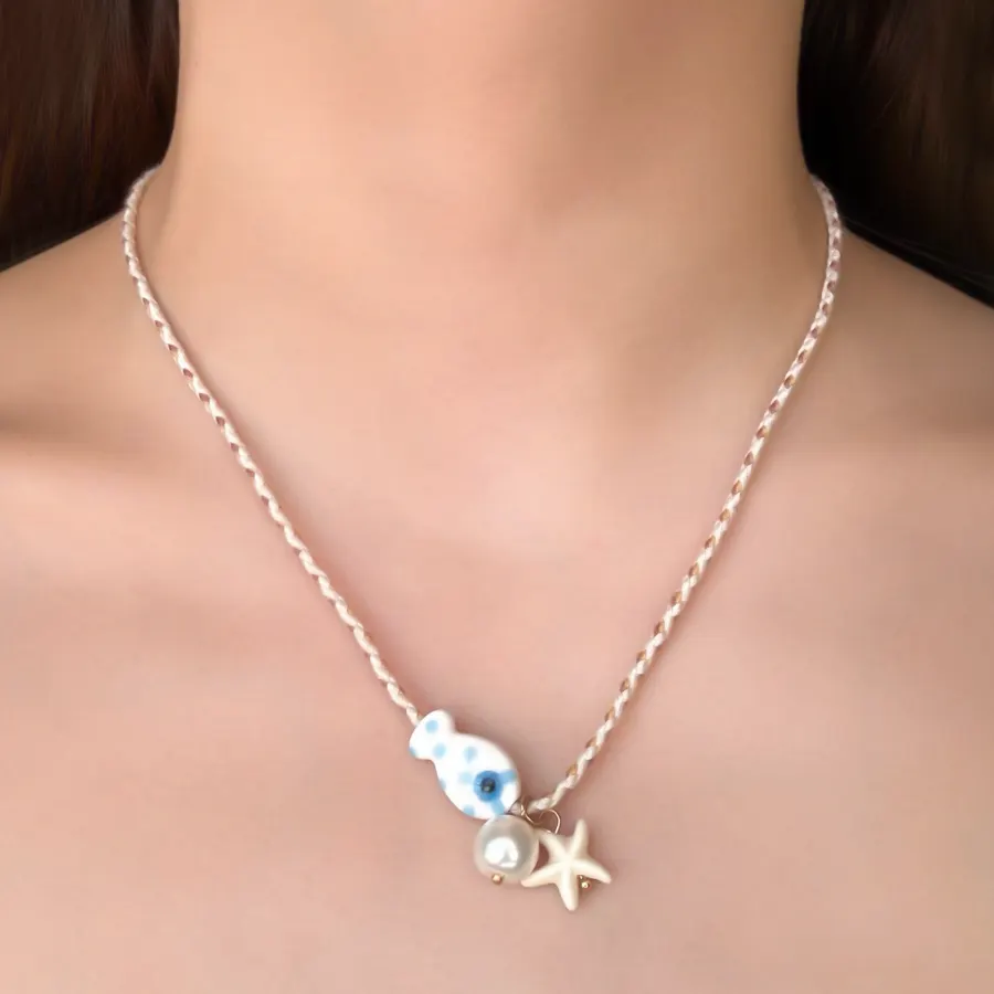 Collar de Hilo Pez y Estrella Blanca