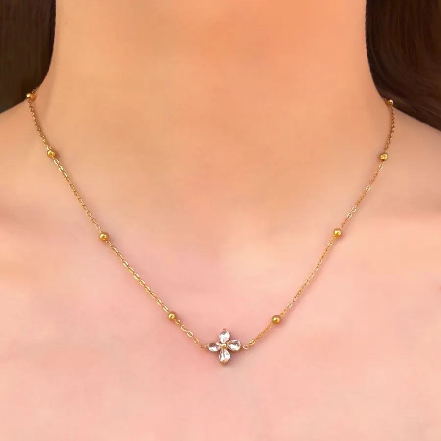 Collar Dorado Flor Zirconia y Bolitas Acero Inoxidable