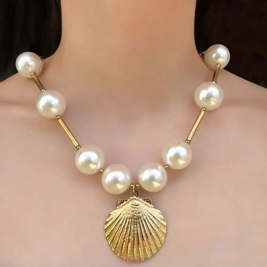 Collar Dorado Perlas Grandes Concha Acero Inoxidable