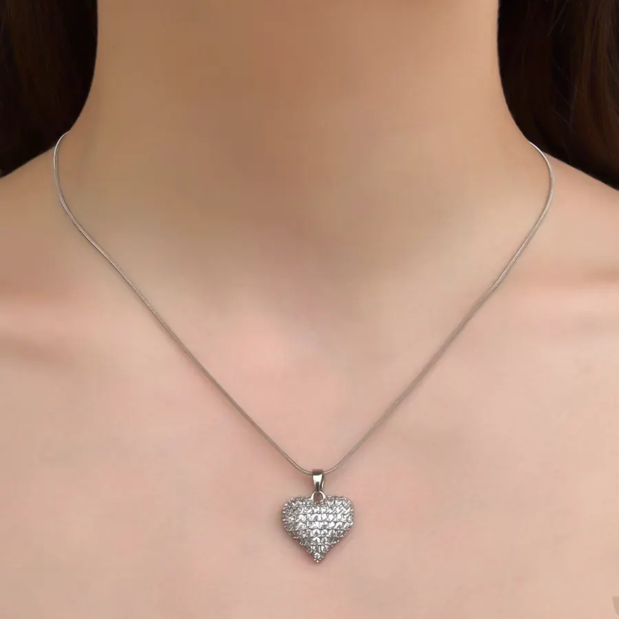 Collar Plateado Corazon Brillante Acero de Titanio