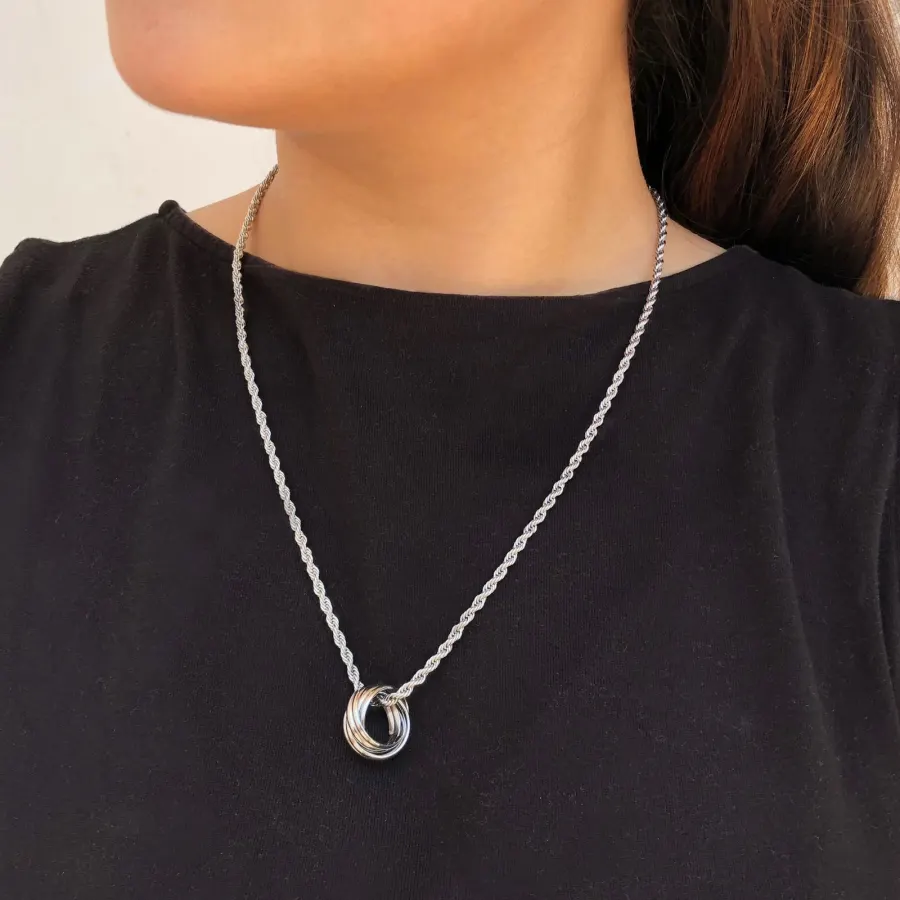 Collar Plateado Kroll con Aro Acero Inoxidable