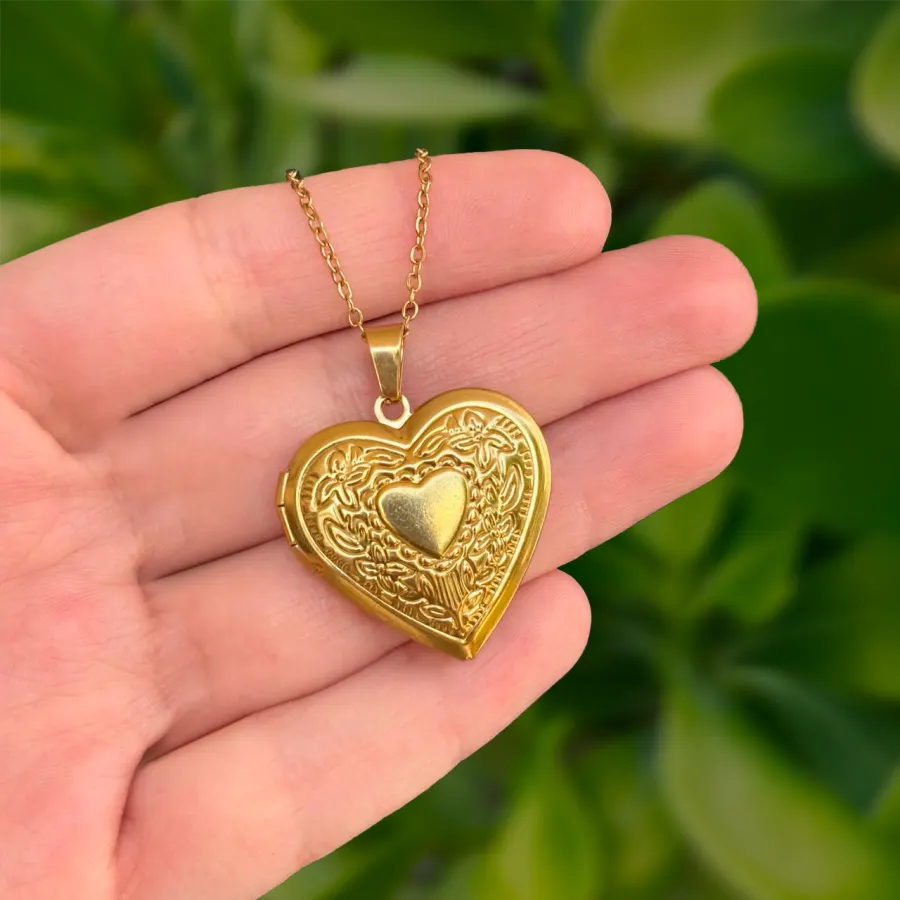 Collar Dorado Relicario Corazon Acero Inoxidable