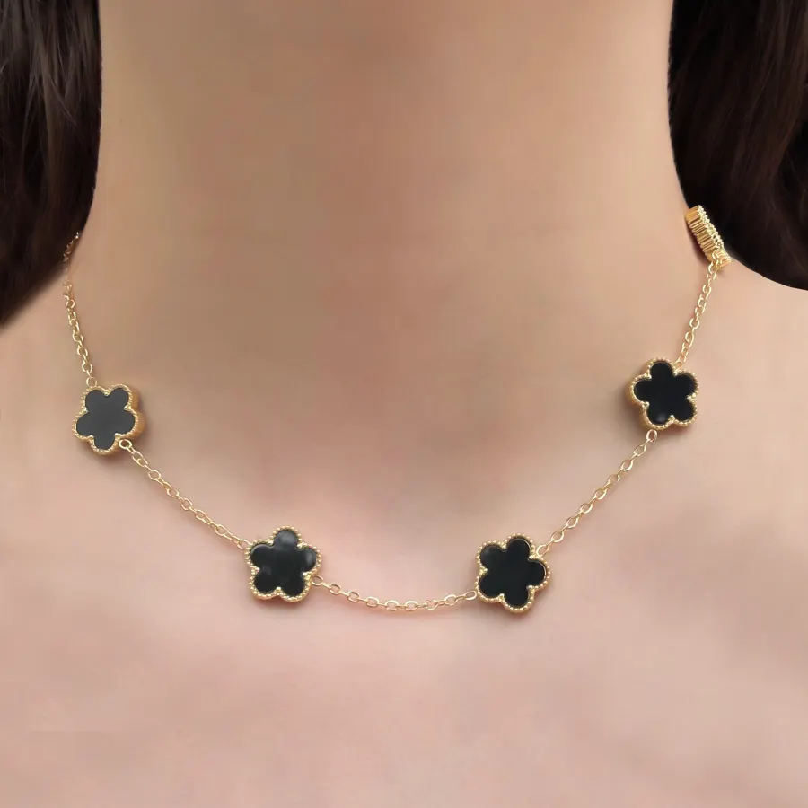 Collar Trebol Negro Chapa de Oro