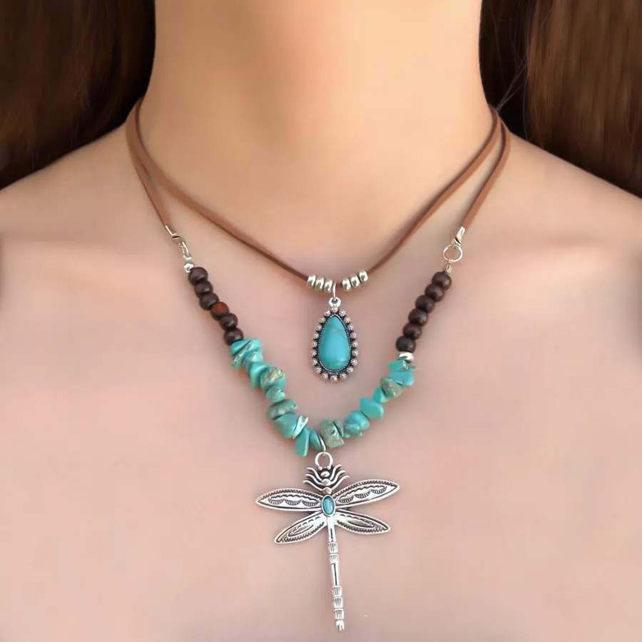 Collar Turquesa Libelula y Cuentas de Piedra