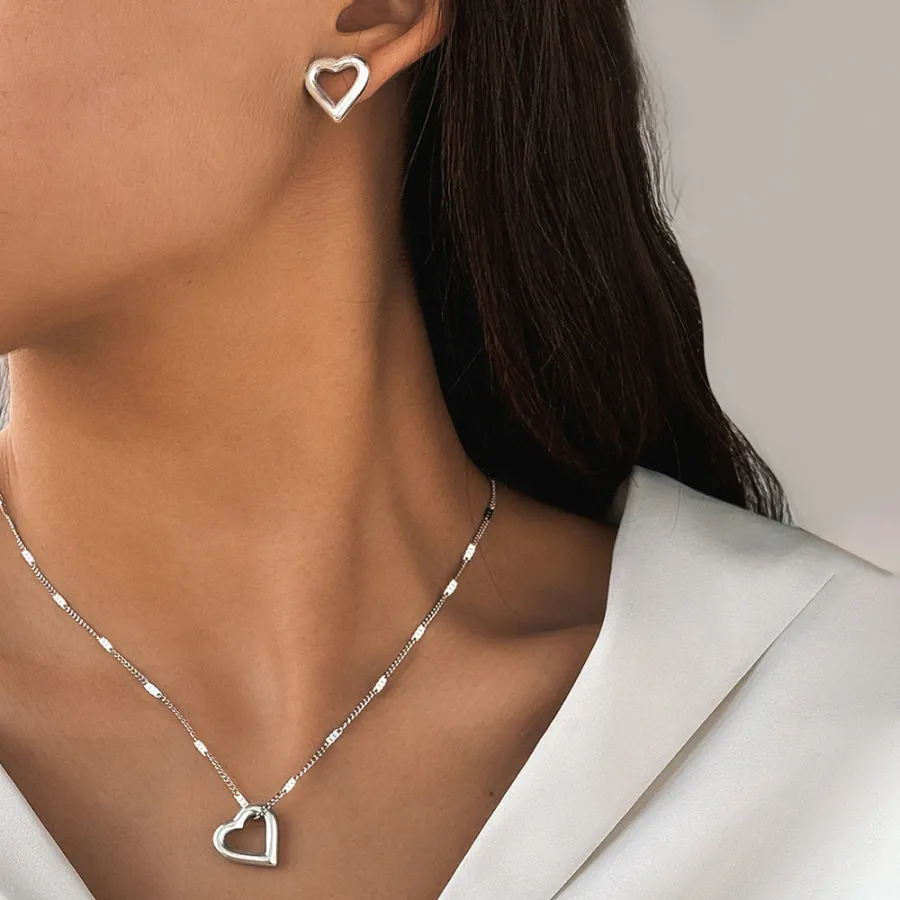 Collar y Aretes Corazon Plateado Acero Inoxidable
