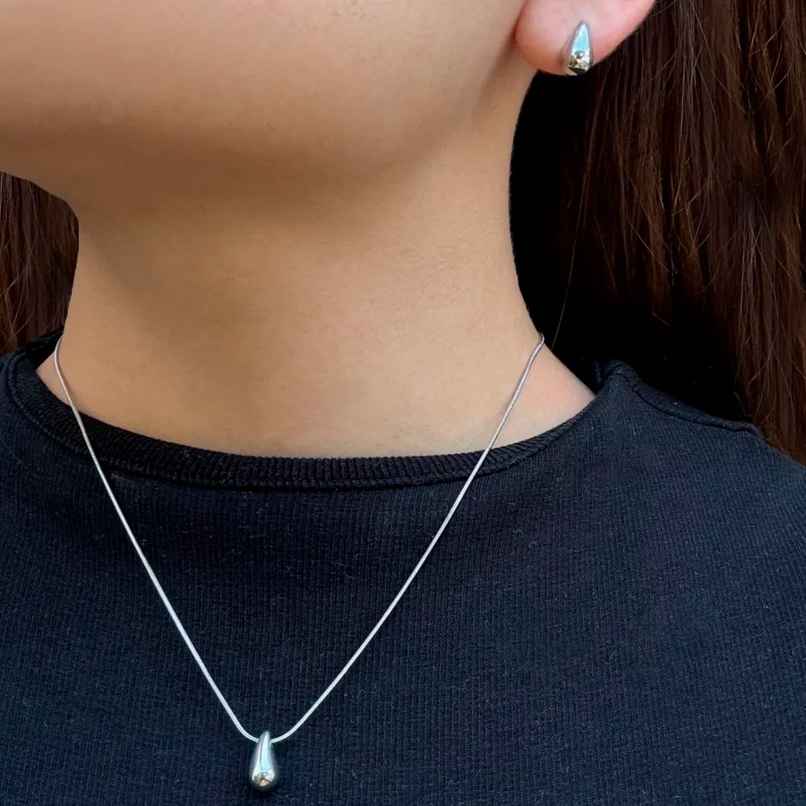 Collar y Aretes Plateado Gota Pequeña  Acero Inoxidable