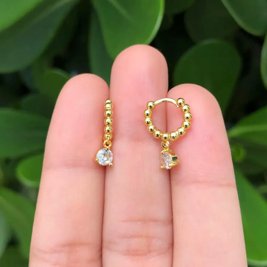 Aretes Arracada Dorada de Bolitas con Zirconia Chapa de Oro