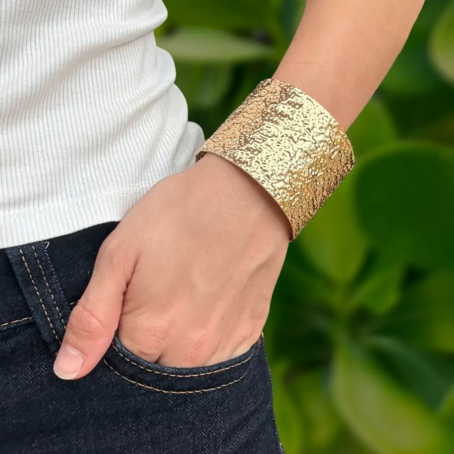 Pulsera Dorada Ancha Metálica