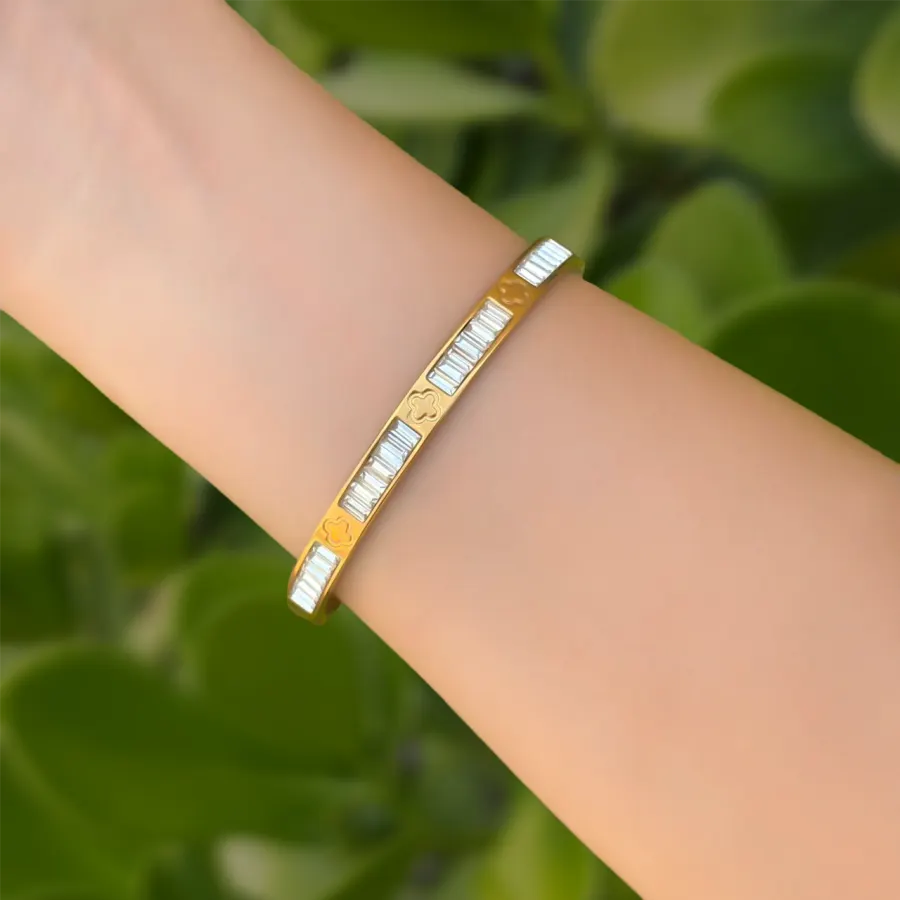 Pulsera Dorada Dura con Zirconias Acero Inoxidable