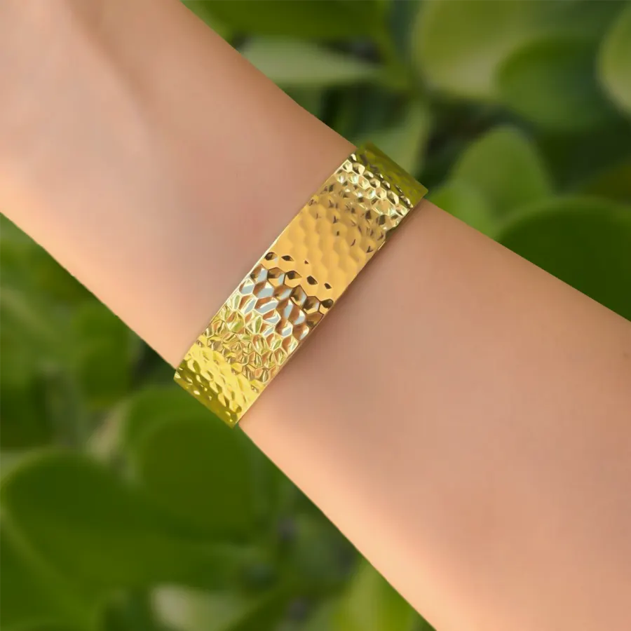 Pulsera Dorada Gruesa
