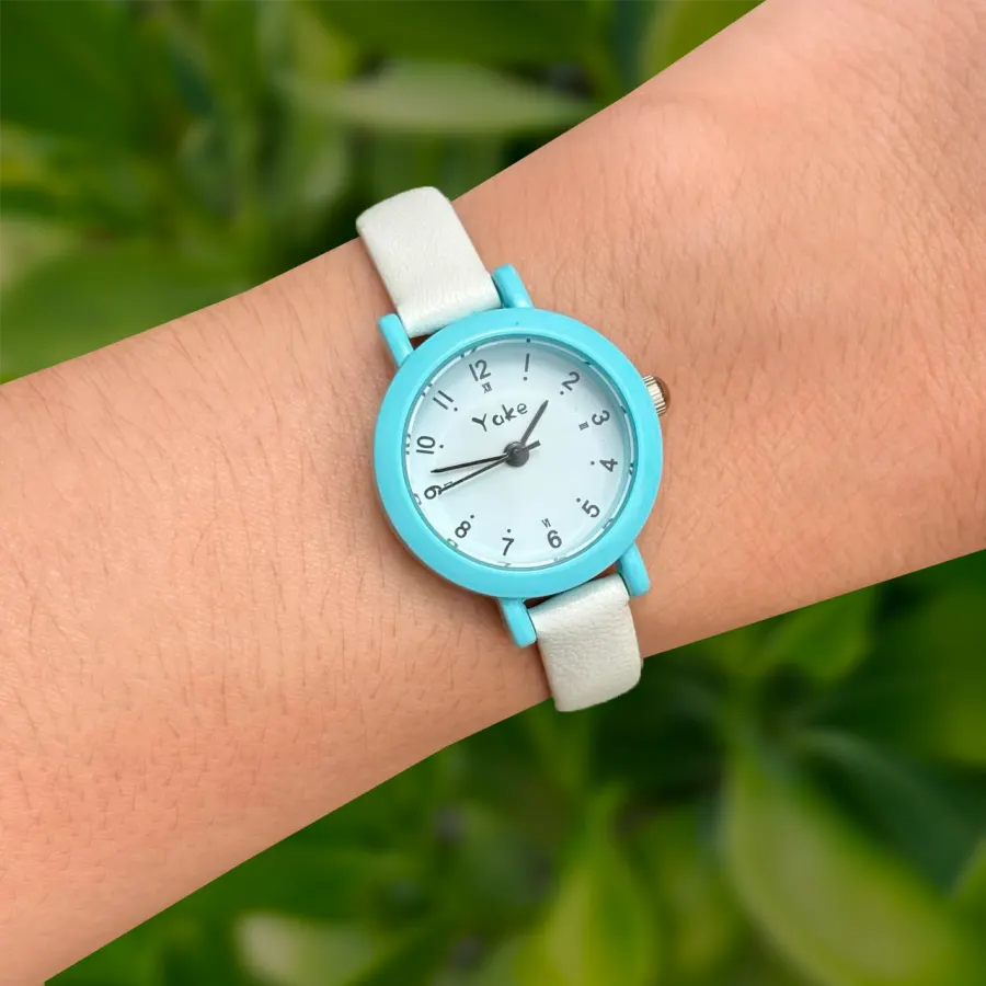 Reloj Color Cielo Redondo de Cuero