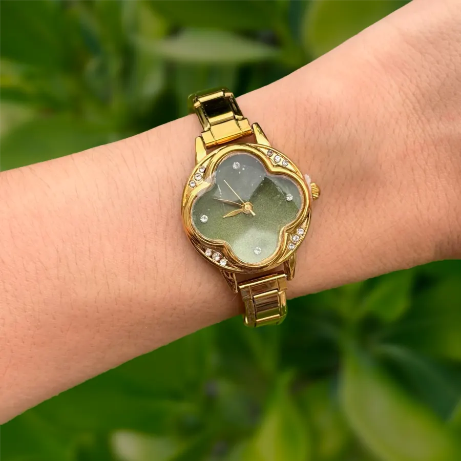 Reloj Dorado y Olivo Zirconia Trebol  Acero Inoxidable