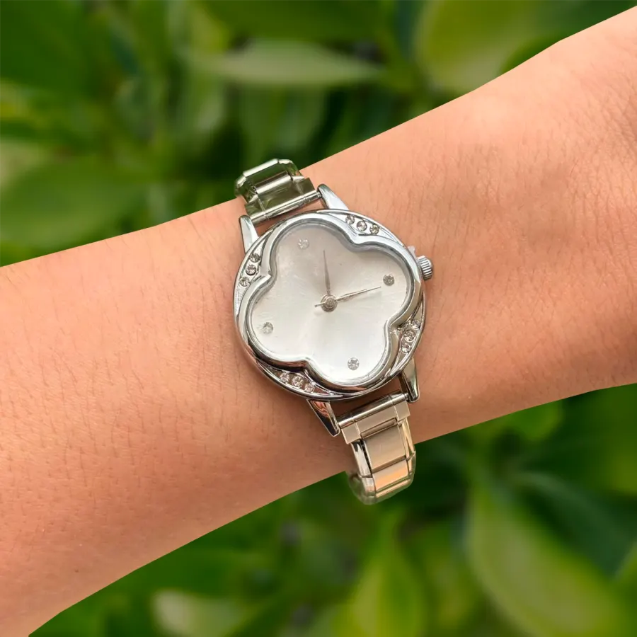 Reloj Plateado Zirconia Trebol  Acero Inoxidable