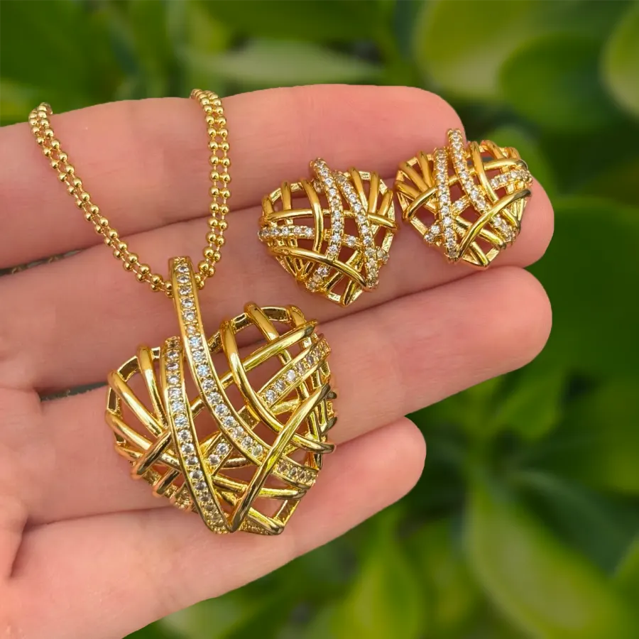 Set Collar y Aretes Corazon Enredado Chapa de Oro